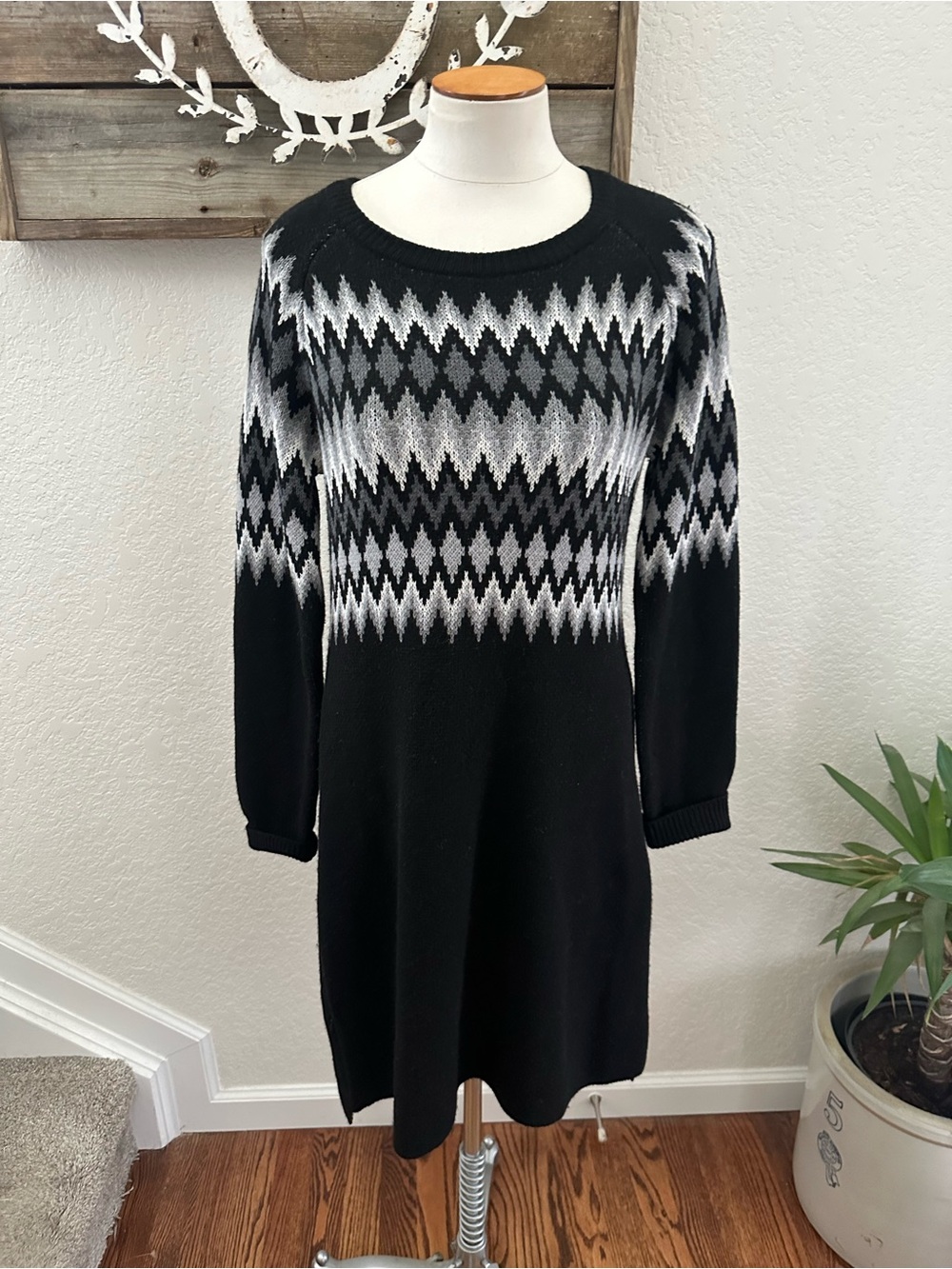 Krimson Klover Black& Gray Fair Isle Knit Sweater Dress size M